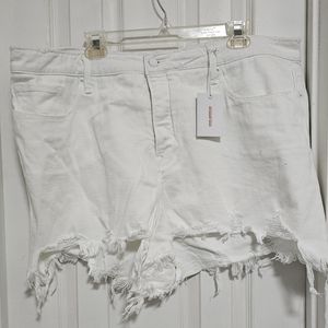 Good American Shorts. Size 22. White.